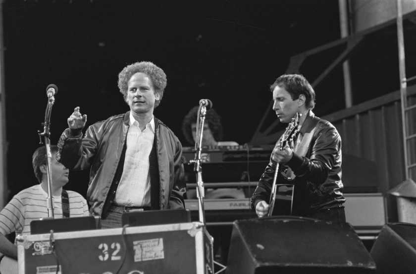 You are currently viewing Art Garfunkel