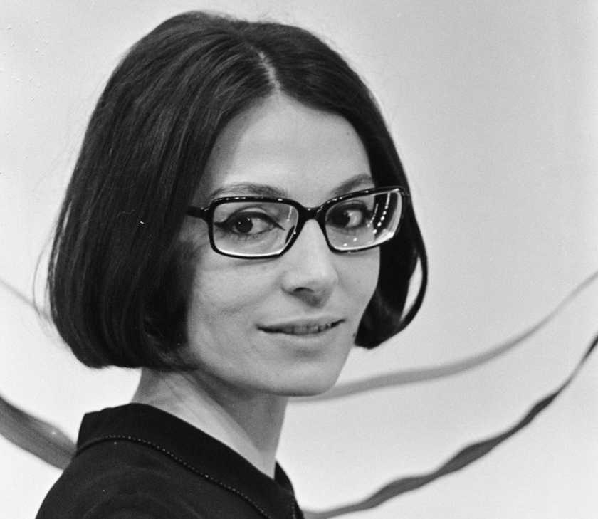 You are currently viewing Nana Mouskouri